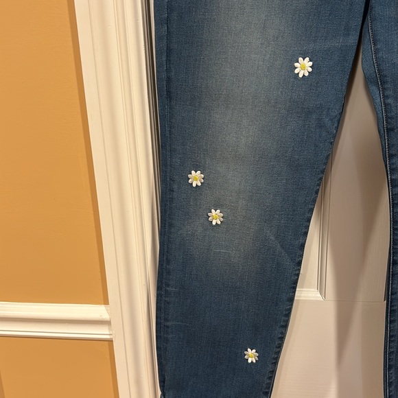 J Crew Women's Blue Jeans with Daisy Embroidery - Picture 5 of 8